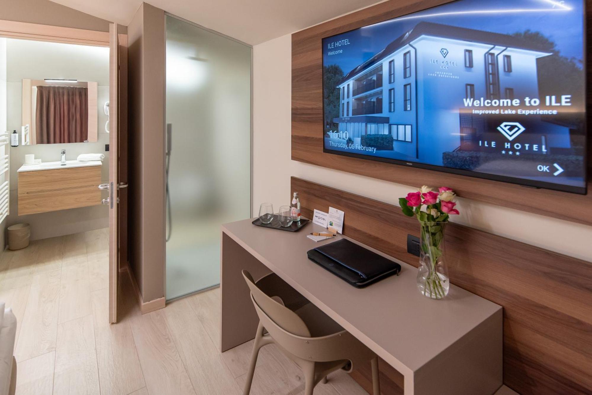 Ile Hotel Пескьера-дель-Гарда Экстерьер фото