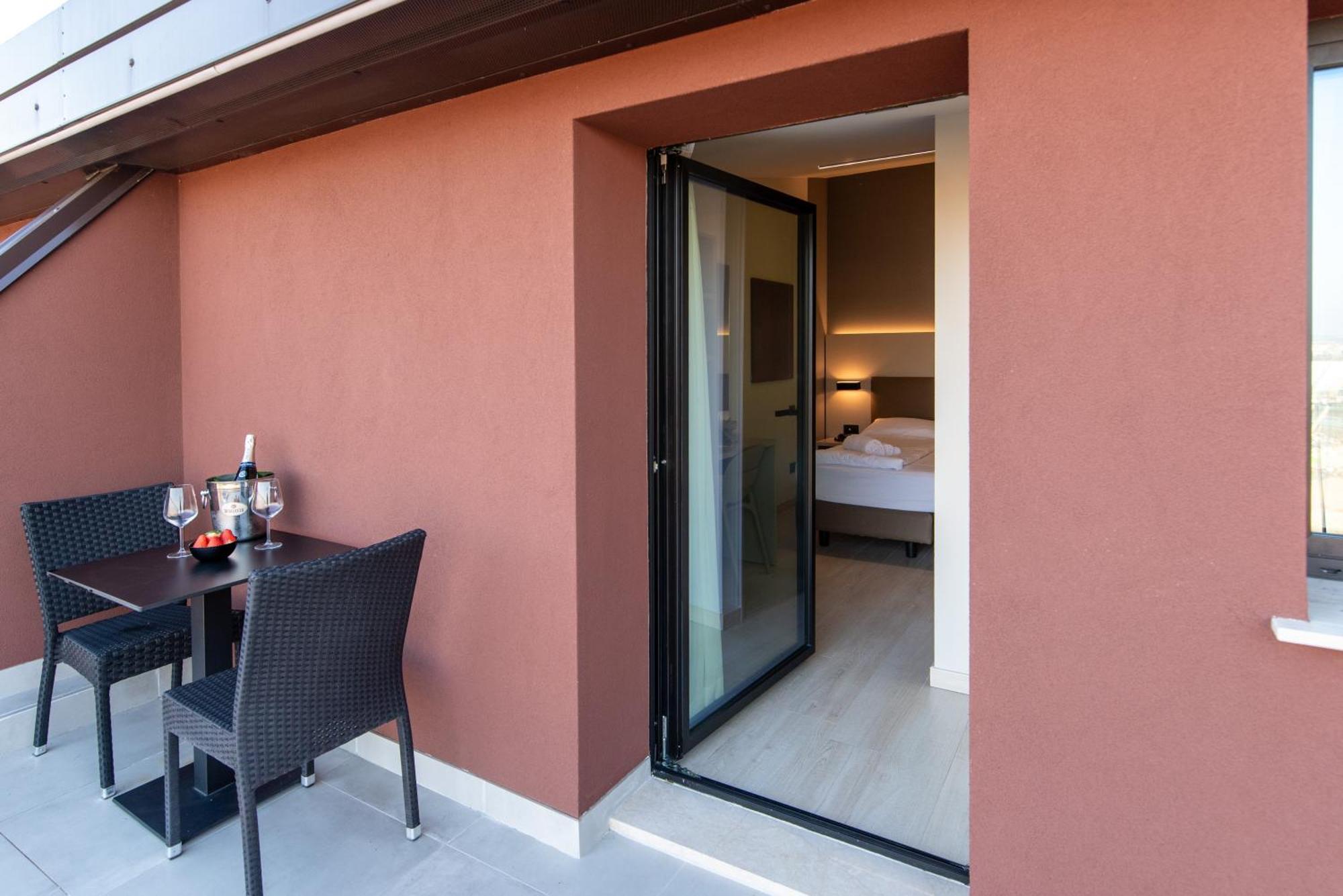 Ile Hotel Пескьера-дель-Гарда Экстерьер фото
