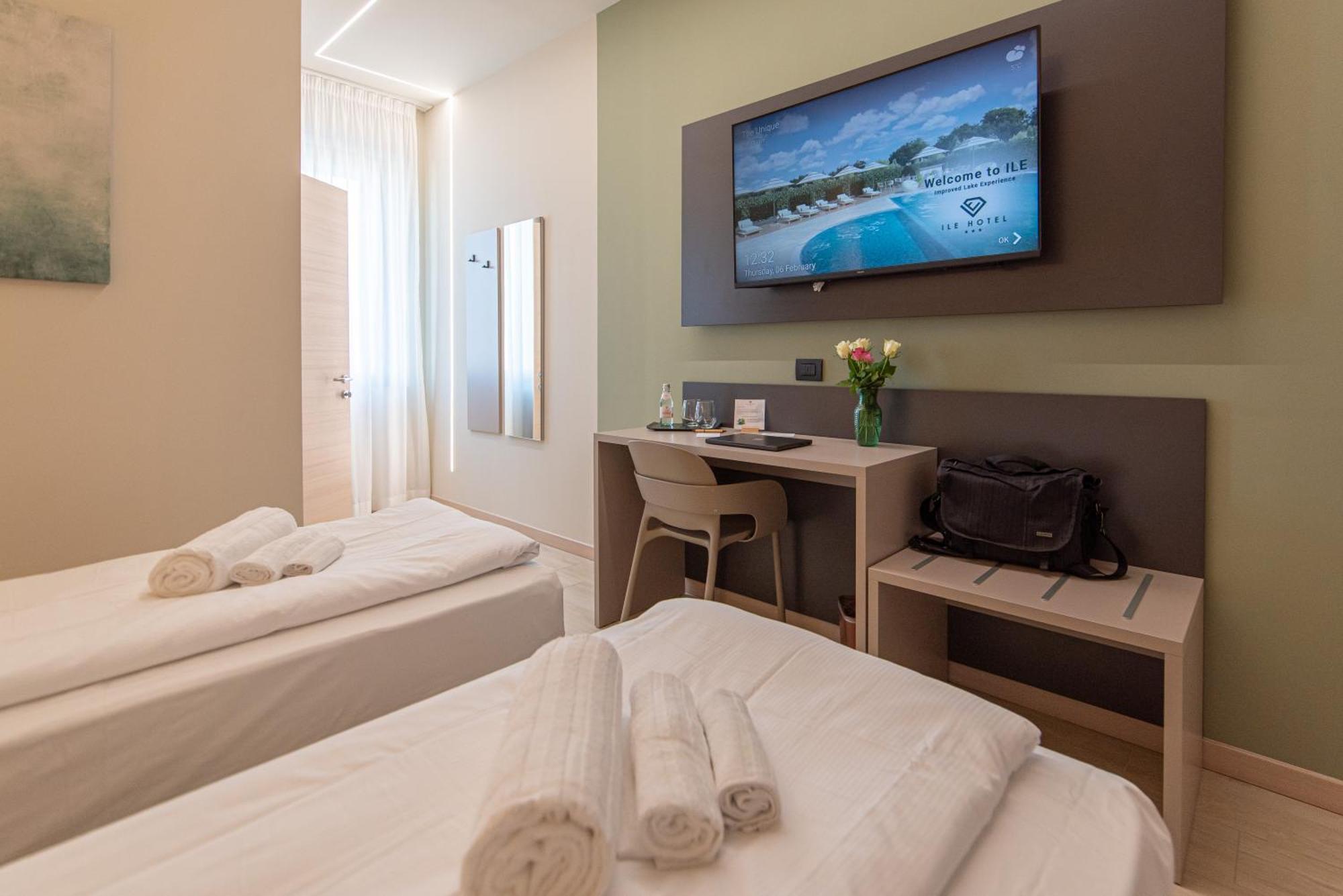 Ile Hotel Пескьера-дель-Гарда Экстерьер фото