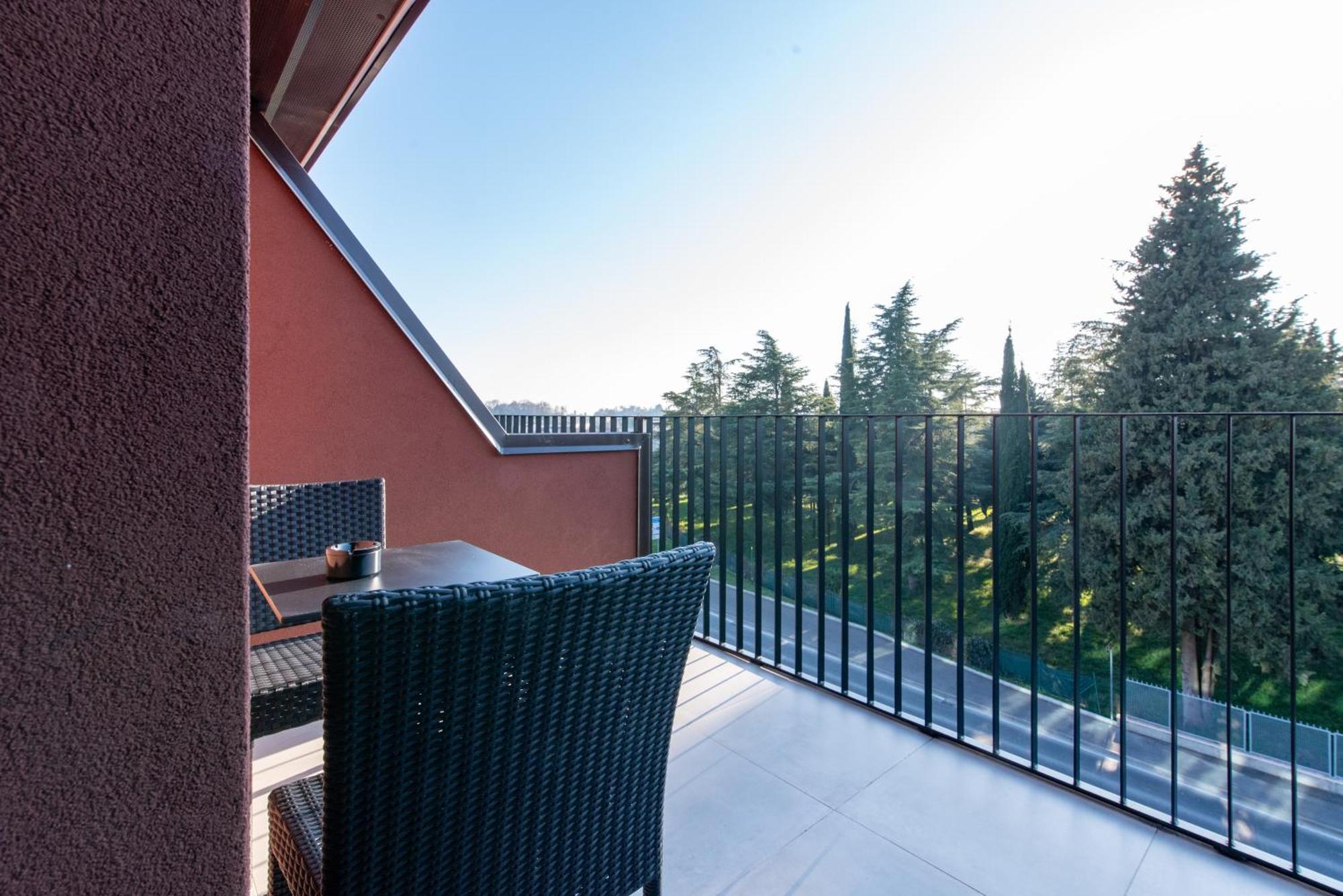 Ile Hotel Пескьера-дель-Гарда Экстерьер фото