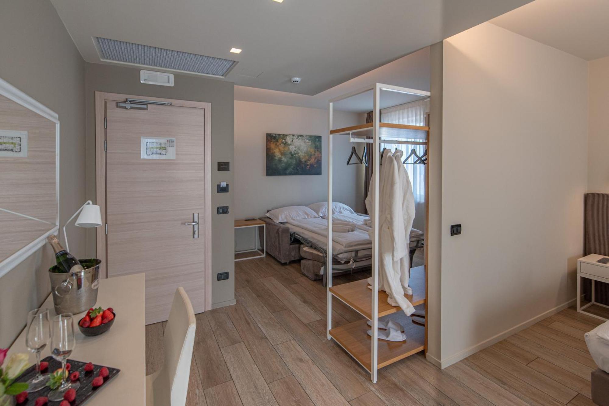 Ile Hotel Пескьера-дель-Гарда Экстерьер фото