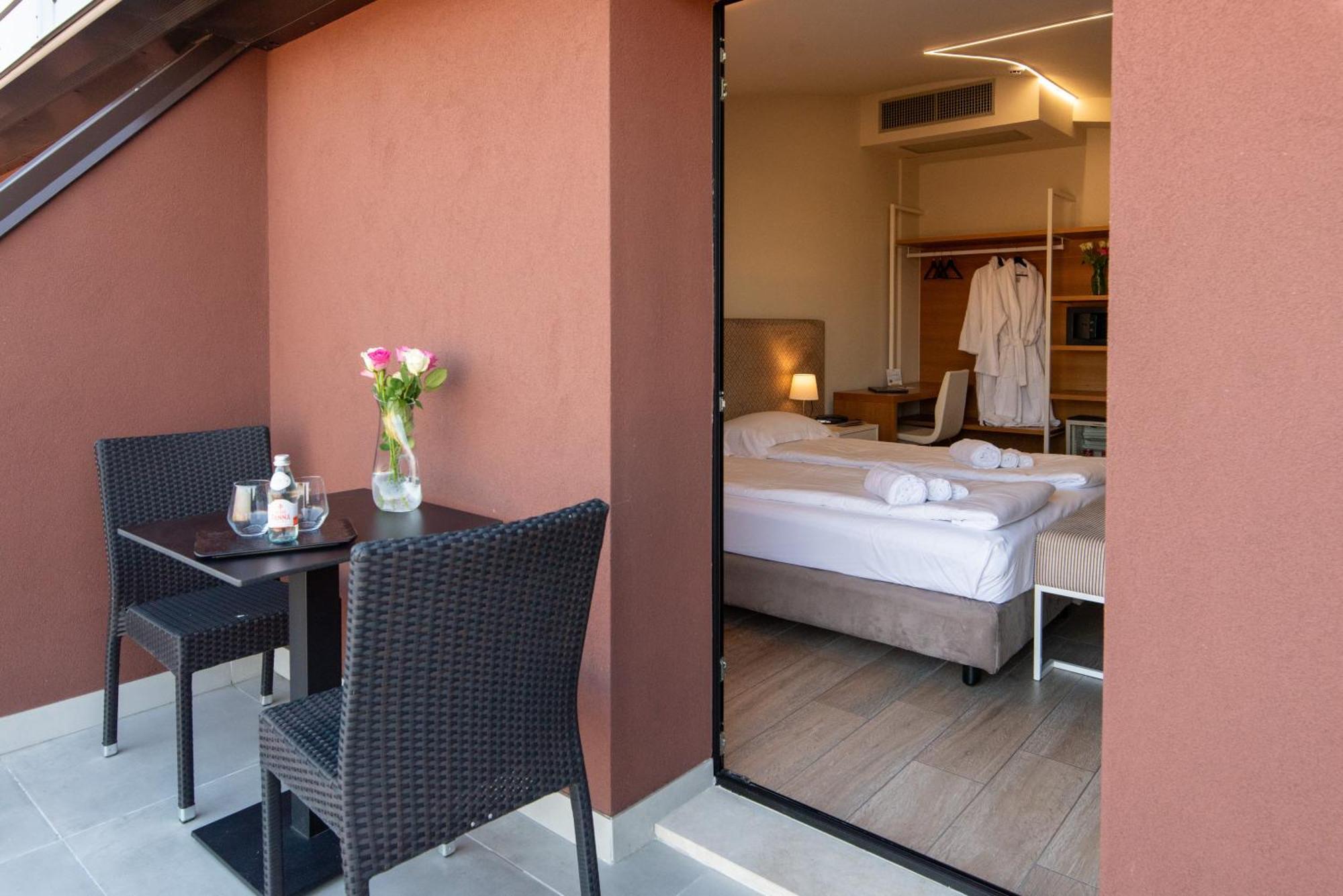 Ile Hotel Пескьера-дель-Гарда Экстерьер фото