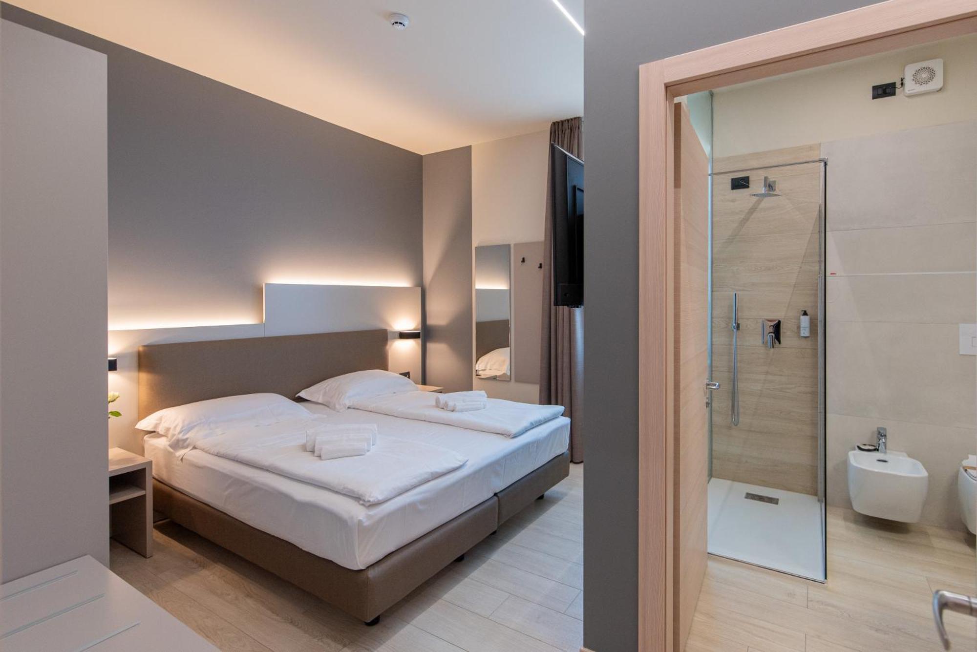 Ile Hotel Пескьера-дель-Гарда Экстерьер фото